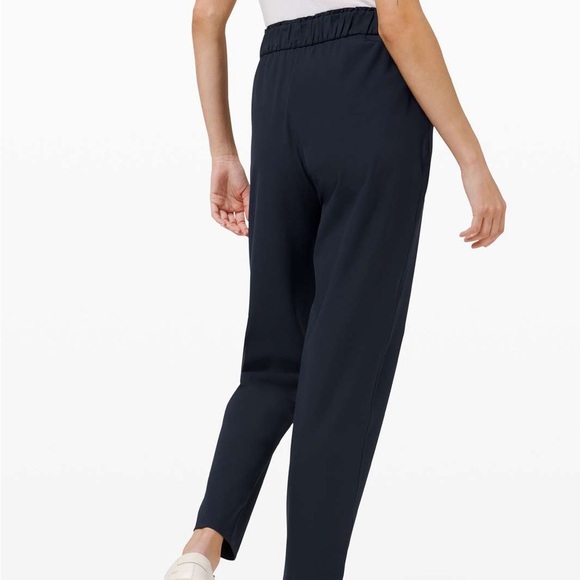 Lululemon Keep Moving Pant 7/8 High-Rise
True Navy - Picture 2 of 11